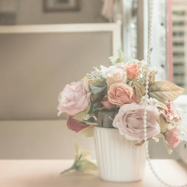 Boeket rozen bloemen met retro filtereffect — Stockfoto