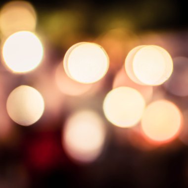 Siyah arkaplandaki bokeh ışıklarının fotoğrafı