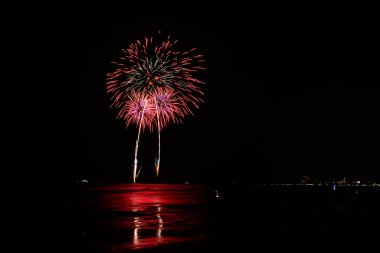 hua hin plaj üzerinde havai fişek