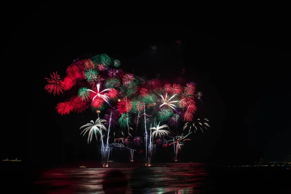 Feu d'artifice sur la plage de Hua Hin — Photo