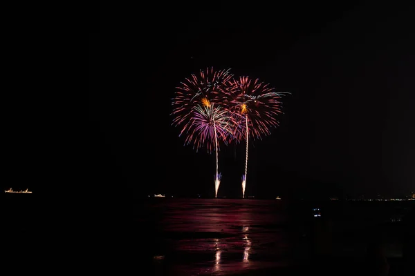 Feu d'artifice sur la plage de Hua Hin — Photo