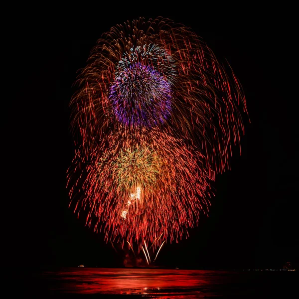 Feu d'artifice sur la plage de Hua Hin — Photo