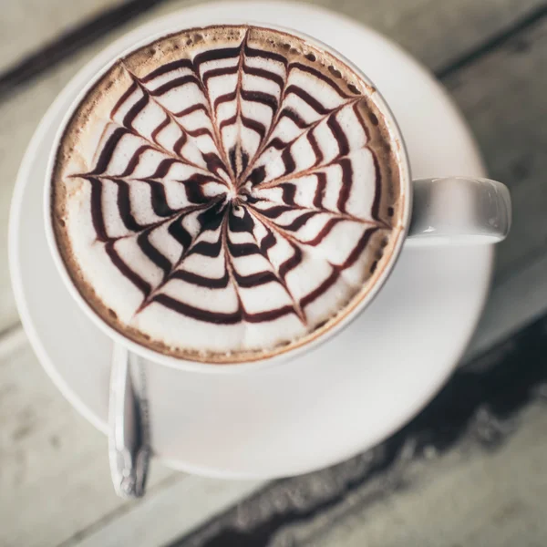 Una taza de latte arte café caliente mocca latte — Foto de Stock