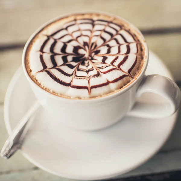 Una taza de latte arte café caliente mocca latte — Foto de Stock