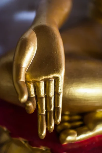Chiudi la mano della statua di Buddha — Foto Stock
