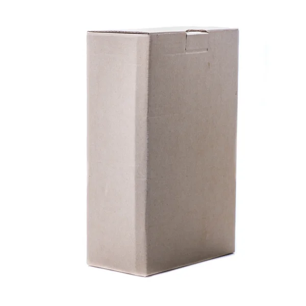 Boîte en carton isolée sur blanc — Photo