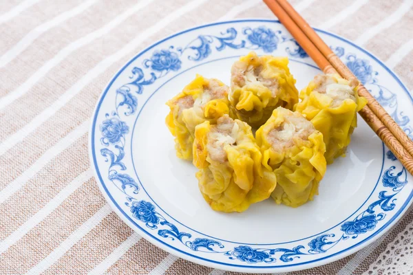 Tim sum, gedämpfte Garnelenknödel. — Stockfoto