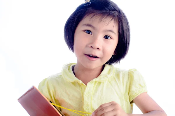 Grappig Aziatische meisje gitaarspelen geïsoleerd op wit — Stockfoto