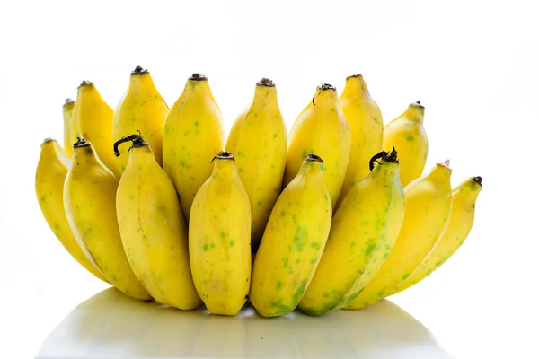 Bunch av bananer isolerad på vit bakgrund — Stockfoto