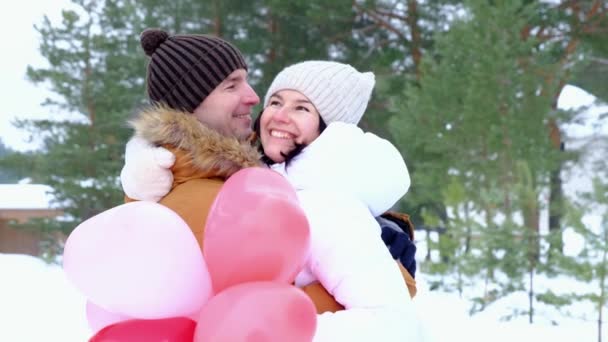 Homme Femme Amoureux Baisers Câlins Sur Date Plein Air Hiver — Video