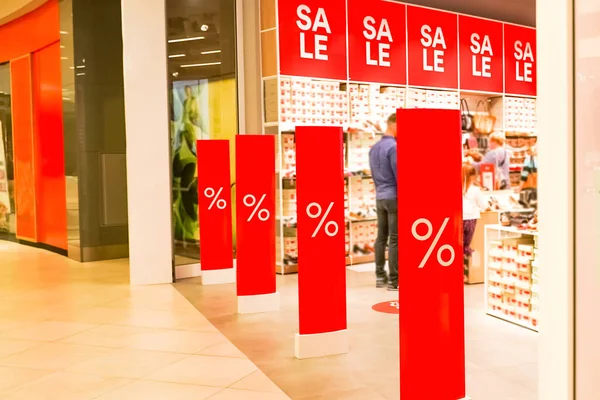 Cartazes Vermelhos Perto Loja Black Friday Venda Temporada Compras Desconto — Fotografia de Stock