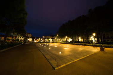 Gambetta Meydanı Korosu Carcassone Fransa 'da Gece Parladı