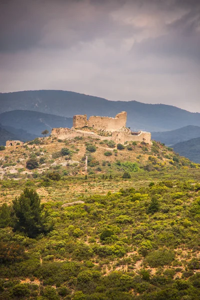Zamek Aguilar Cathar Chmurny Dzień Wiosny Aude Francja — Zdjęcie stockowe