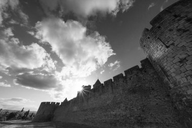 Carcassonne Ortaçağ Doğu Yakası Kuleleri Siyah ve Beyaz Duvarlar Görünümü