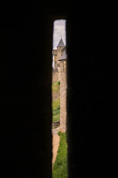 Carcassonne Ortaçağ Kalesi Nin Cite Ortaçağ Savunma Kulesi Açılışlarından Görünümü — Stok fotoğraf