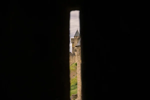 Carcassonne Ortaçağ Kalesi Nin Cite Ortaçağ Savunma Kulesi Açılışlarından Görünümü — Stok fotoğraf