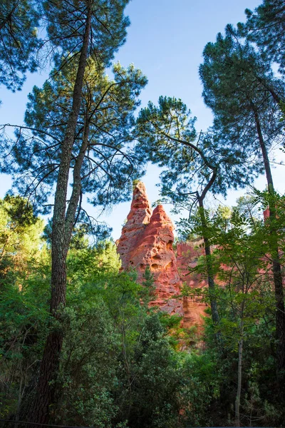 Красочные Окерские Башни Окерской Тропе Французском Провенсале Колорадо Руссильоне Франция — стоковое фото