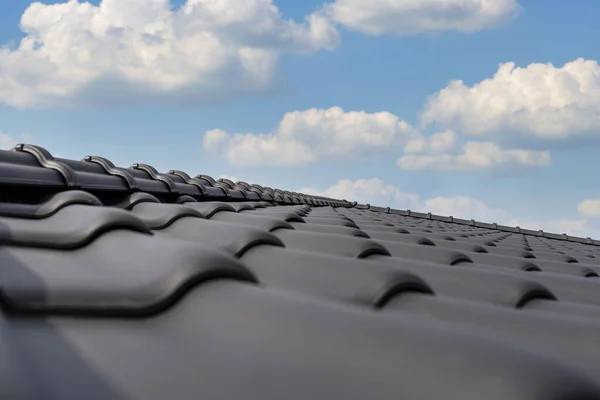 Ridge Tile Roof Single Family House Covered New Ceramic Tile — Stock Photo, Image