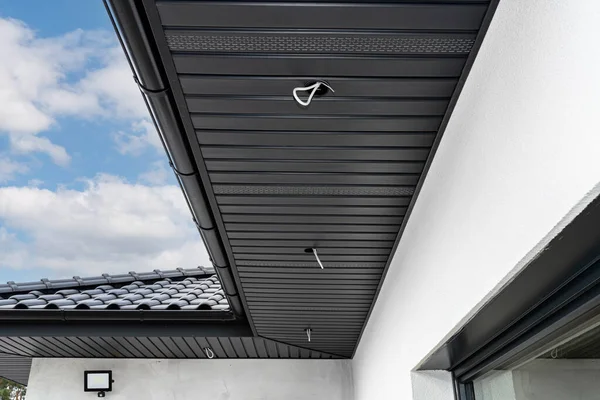 Modern Graphite Roof Lining Attached Trusses Visible Cables Holes Led — Stockfoto