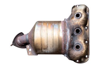 Büyük araba katalitik dönüştürücü, yukarıdan görüntüler, kırpma yolu olan beyaz bir arkaplanda izole edilmiş..