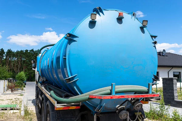 Truck Large Tank Pumping Out Septic Tank Capacity More Cubic — Stock Photo, Image