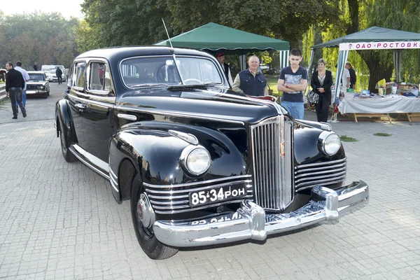 Die sowjetische Limousine zis-110 von 1947 der Freilassung — Stockfoto