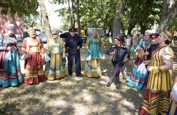 Starocherkasskaya, 러시아 8 월 25-코사크 합창단 노래 8 월 — 스톡 사진