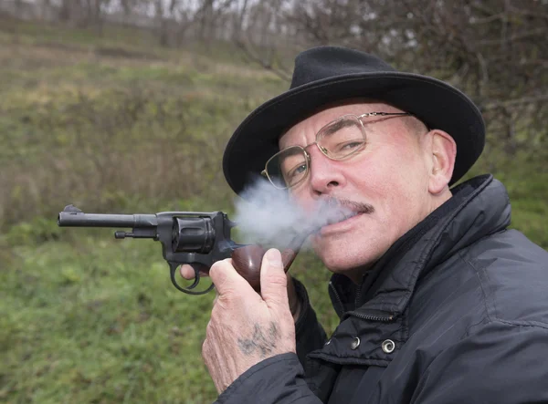 총 시스템 nagan 그의 파이프 담배를 가진 남자 — 스톡 사진