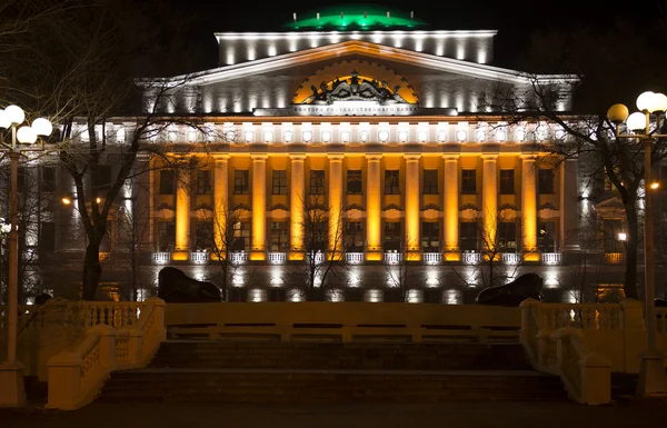 Utbyggingen av Bank of Russia belyste dekorativ belysning – stockfoto