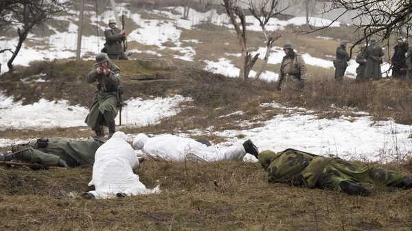 Russische spionnen gevecht met Duitse soldaten — Stockfoto