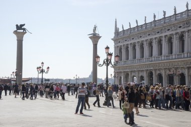 turist yürümek piazza san marco