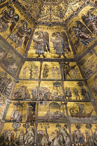 圣乔瓦尼洗礼的天花板绘画。弗洛伦斯 — 图库照片