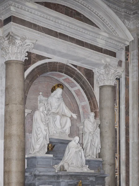 Tomb of popes Pio VIII — Stock Photo, Image