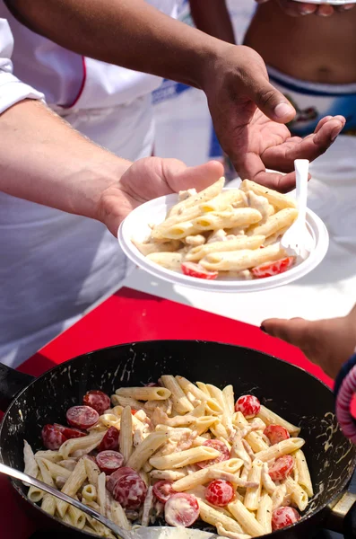 Essen servieren — Stockfoto