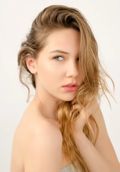 Profil einer schönen blonden Frau — Stockfoto