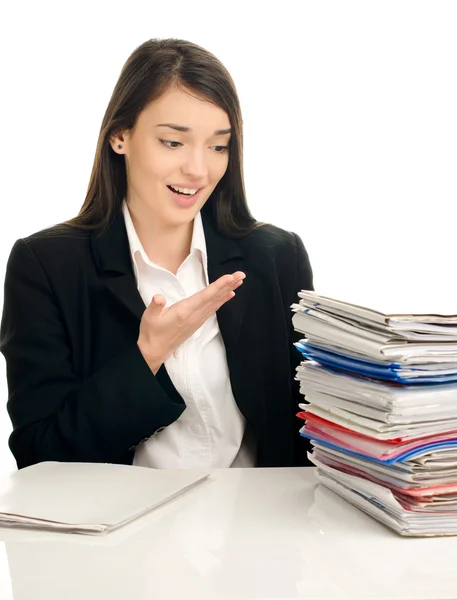 Mulher de negócios que trabalha em condições estressantes no trabalho — Fotografia de Stock