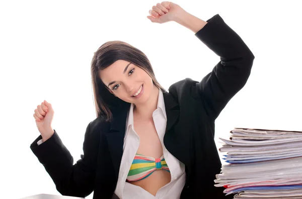 Biznes kobieta szczęśliwy, aby przejść w wakacje po ciężkiej pracy w biurze — Zdjęcie stockowe