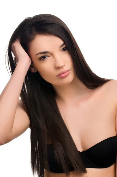 Porträtt av en vacker brunett kvinna med försämras hår — Stockfoto