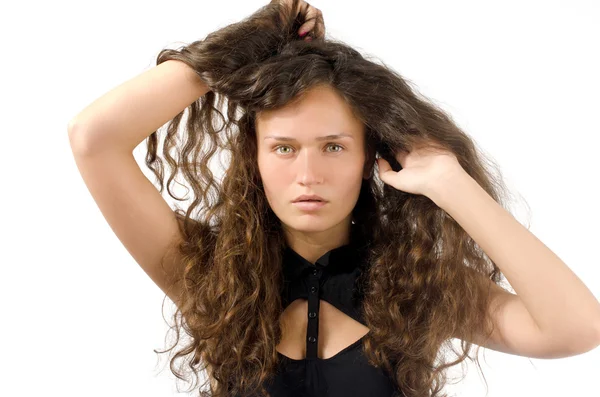 Bella donna con i capelli disordinati e danneggiati — Foto Stock