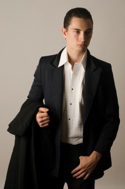 uzun ceket genç işadamı