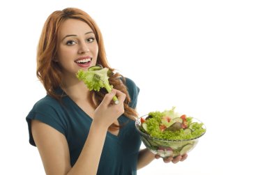 organik salata yemek mutlu bir kadın. yeşil salata ile diyet tutmak kadın