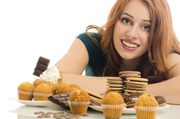 Mujer enamorada de dulces, caramelos, chocolate y azúcar —  Fotos de Stock