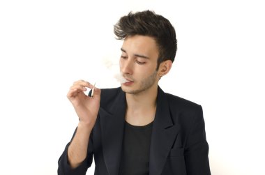 genç güzel işadamı sigara sigara, tütün bağımlılığı