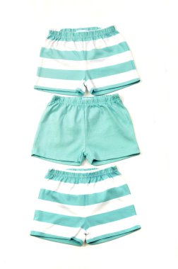 çizgili, Bebek çamaşırı üç yeni doğan külot ile yakın