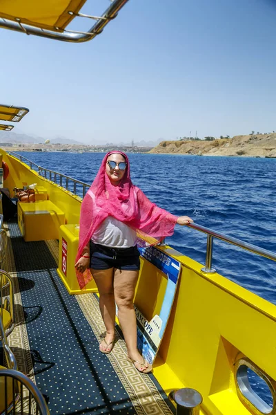 Sharm Sheikh Egipto Agosto 2021 Mujer Judía Una Capa Con — Foto de Stock