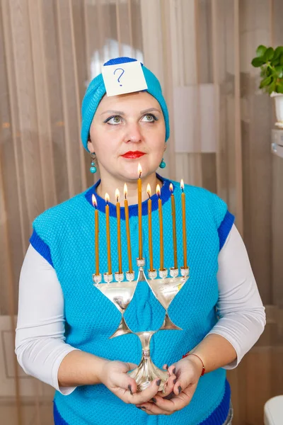 Uma Mulher Judia Vestindo Uma Cobertura Para Cabeça Kisui Rosh — Fotografia de Stock