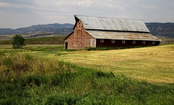 Western Barn and fields — Stock Photo, Image