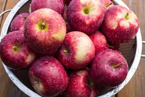 Freshly washed apples — Stock Photo, Image