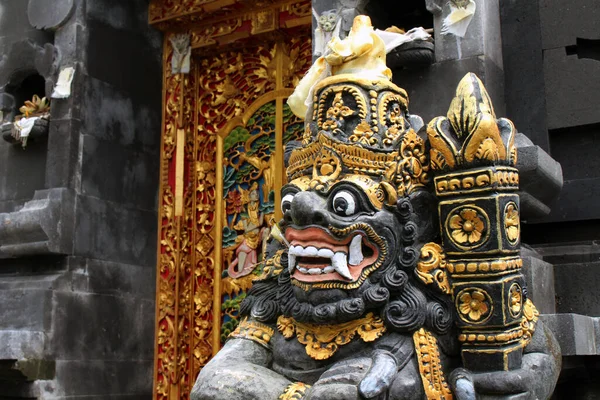 Primo Piano Una Statua Davanti Tempio Intorno Tanah Lot Bali — Foto Stock
