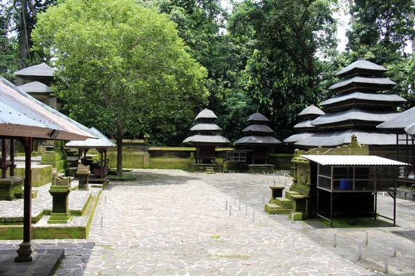Templo Principal Del Complejo Forestal Monos Alas Kedaton Bali Tomado —  Fotos de Stock